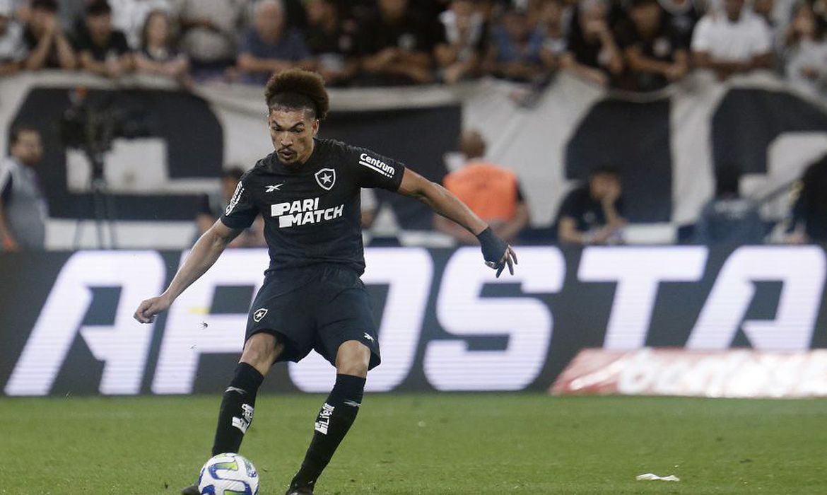 adryelson_botafogo_convocado_selecao_bras[1]