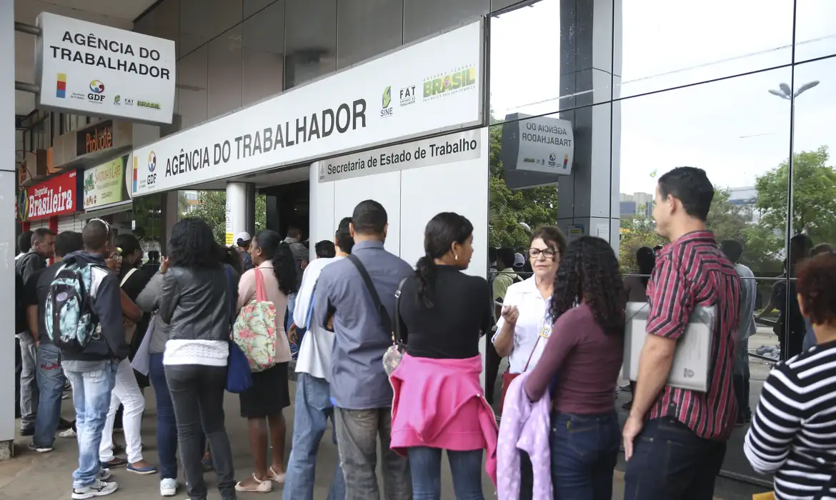 Desempregorecuaem15estadosnosegundotrimestrede2024_0657715001744469190.webp