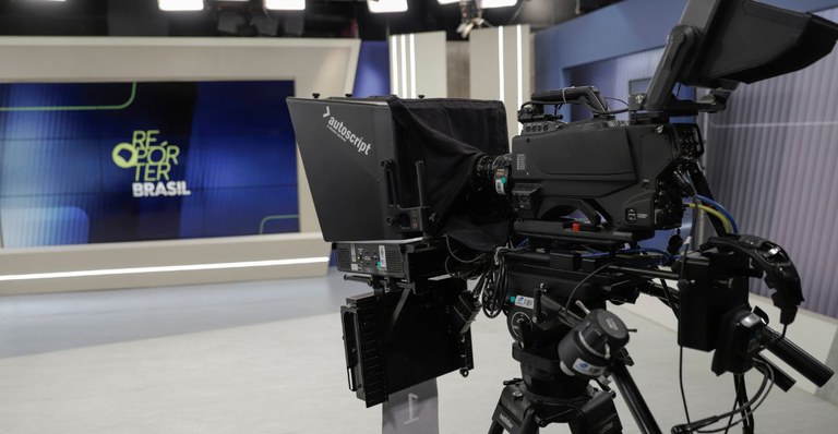 EmdoisanosMinistriodasComunicaesaumentaem5vezesnmerodeoutorgasconcedidasparacanaisdigitaisdeTV_0127872001744485930.jpeg
