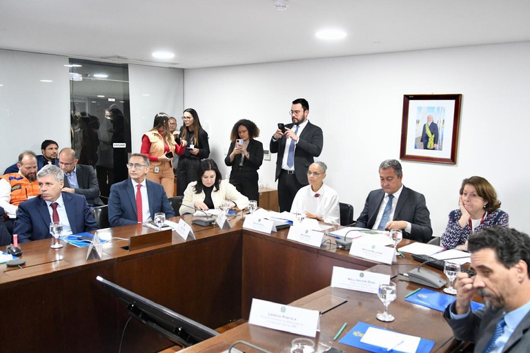 Fora-tarefaparaamenizarimpactosdaestiagemnaAmazniaePantanal_0508554001744469995.jpeg