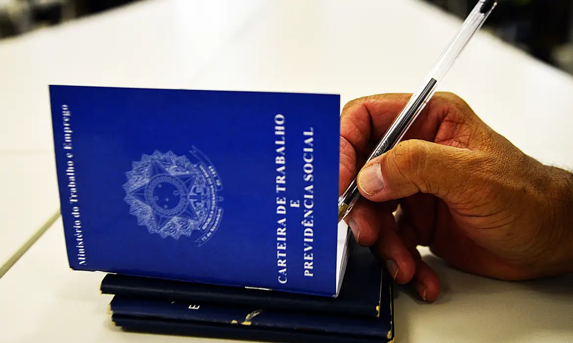 IBGEsomentedoisestadosregistramquedanataxadedesempregono4trimestrede2023_0177392001744477290.png