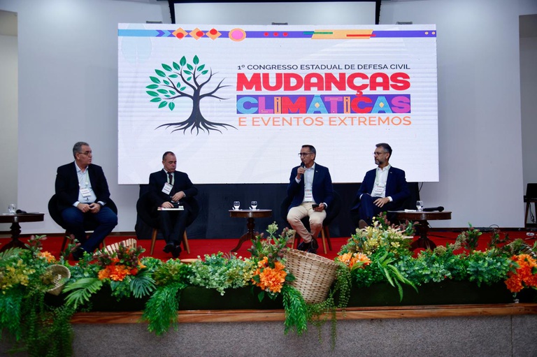MinistroWaldezGesdiscuteaurgnciadeaesparaoenfrentamentodasmudanasclimticaseeventosextremos_0502873001744467087.jpeg