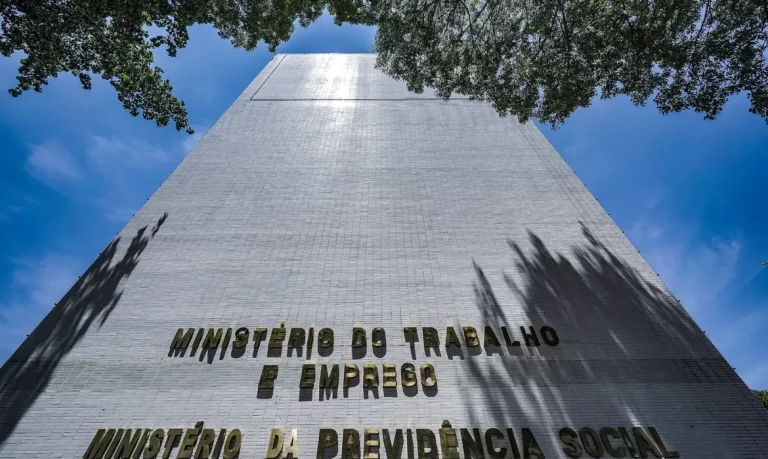 Novaregraexigequeempresasavaliemriscossadementalnotrabalhoapartirdemaio_0731460001744425468.webp