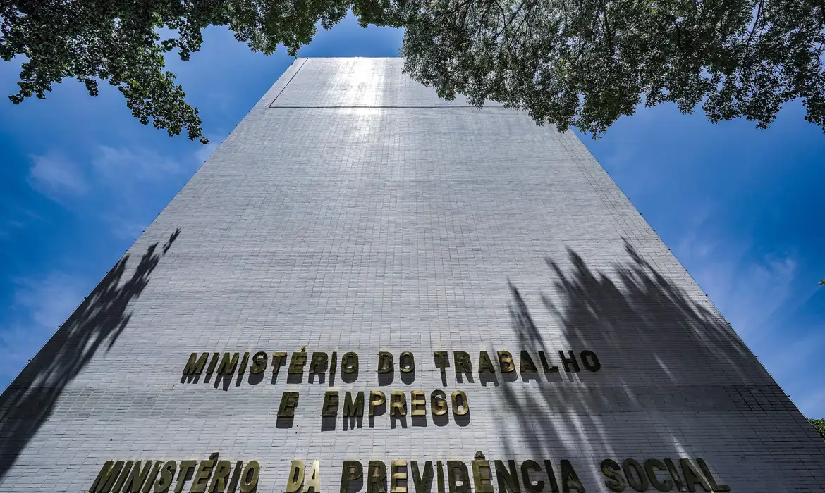 Novaregraexigequeempresasavaliemriscossadementalnotrabalhoapartirdemaio_0731460001744425468.webp