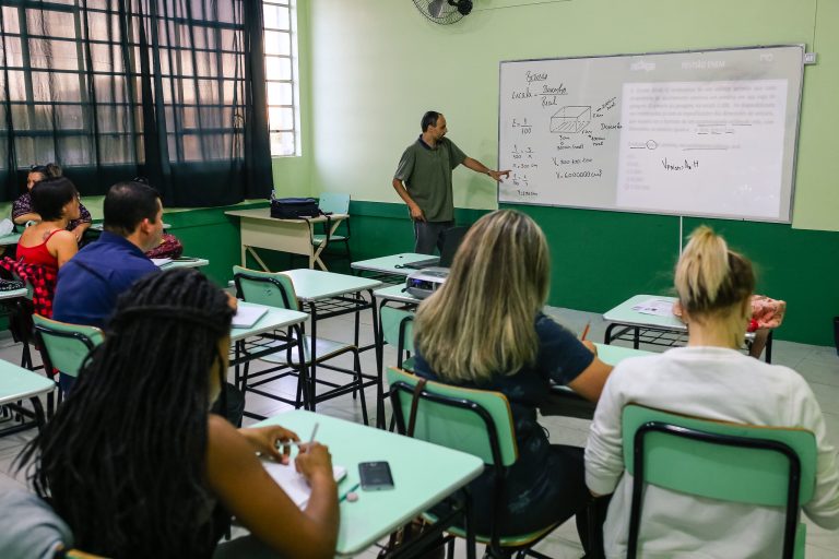 Novoensinomdiosancionadocomvetos_0804877001744419464.jpeg