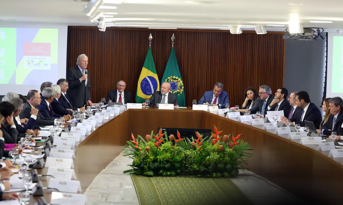 PECdaseguranapblicagovernadorescobramaesalmdoquehnaproposta_0902027001744461179.webp