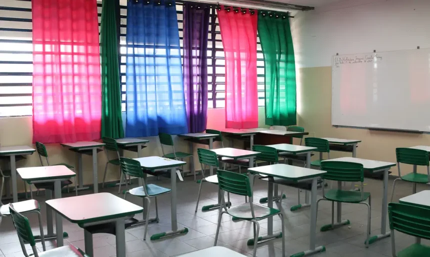 Mais de 25,3 mil escolas estão com pendências no PDDE